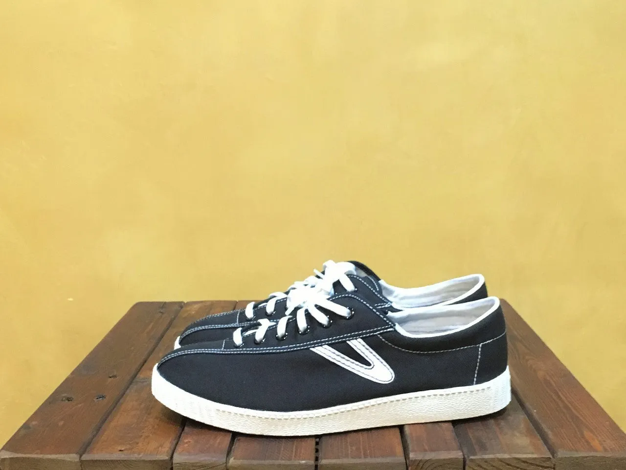 47222712 Tretorn Nylite Canvas Black/White