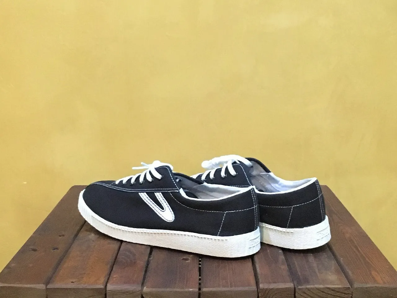 47222712 Tretorn Nylite Canvas Black/White