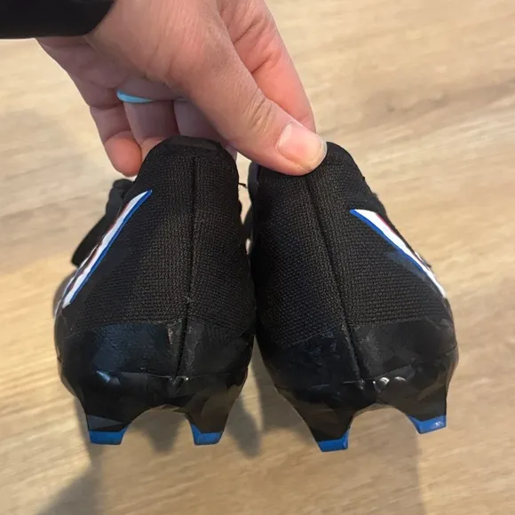 adidas Unisex Edge.2 Firm Ground Soccer Shoe