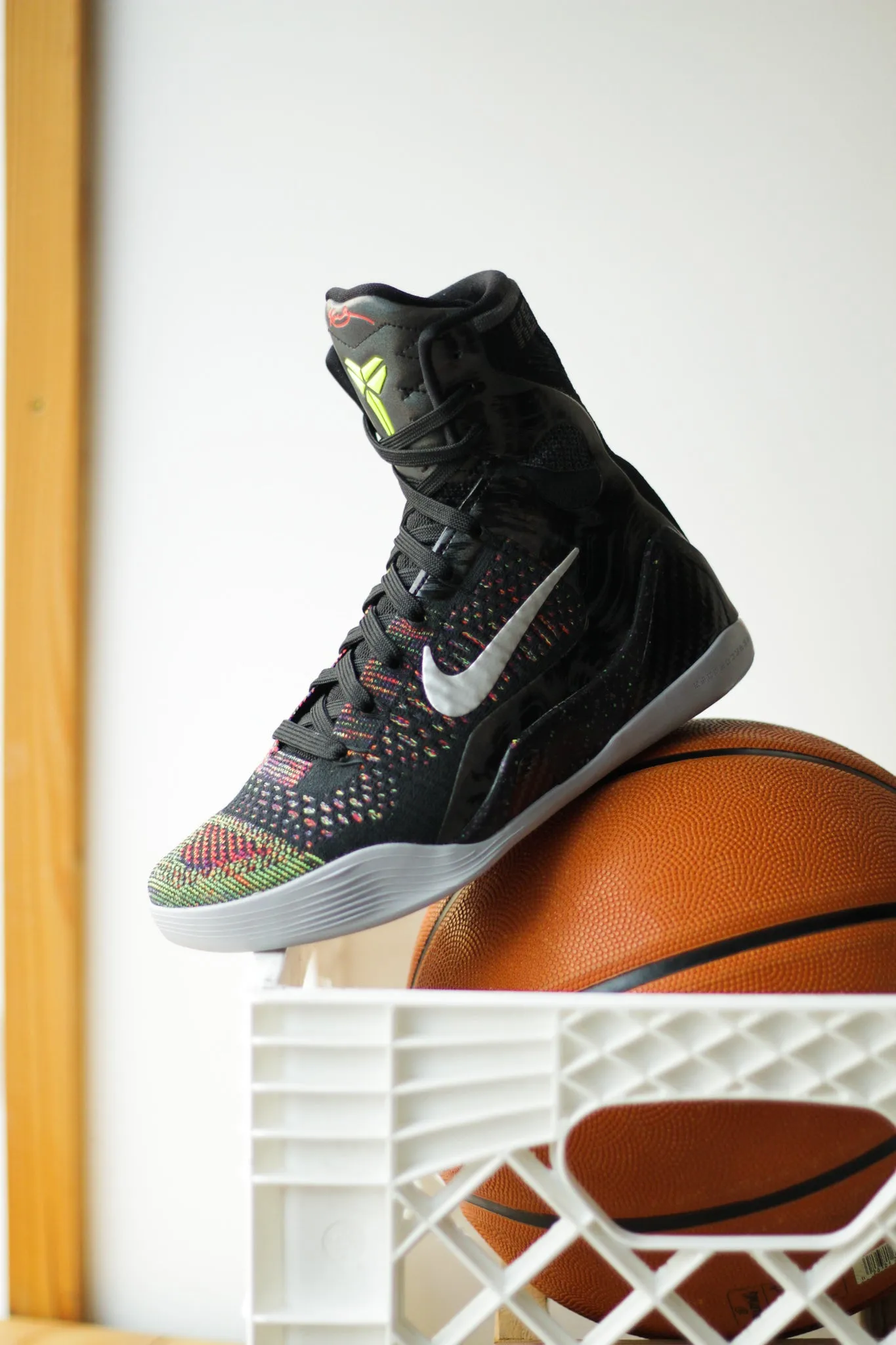 KOBE IX ELITE PROTRO "BLACK/METALLIC SILVER-BRIGHT CRIMSON"